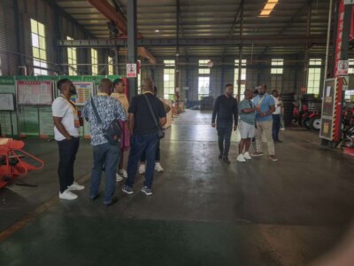 Посещение иностранными клиентами завода сельскохозяйственной техники Шаньдун Чанмэй: свидетельство надежности и технического потенциала китайской сельхозтехники